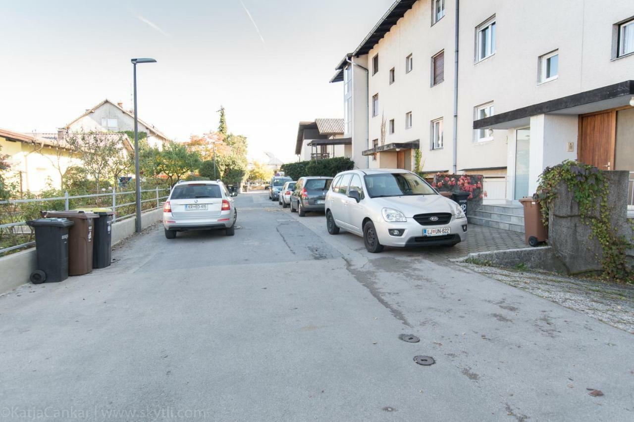 Apartments Peter & Free Parking Ljubljana Bagian luar foto
